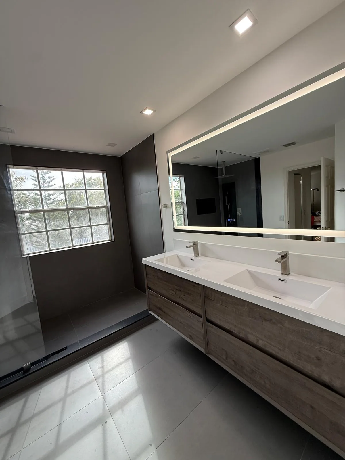 Bathroom remodeling in West Palm Beach FL by Primer Star Corp